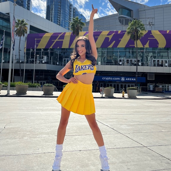 Meet your Posher, Madison - Picture 1 of 1